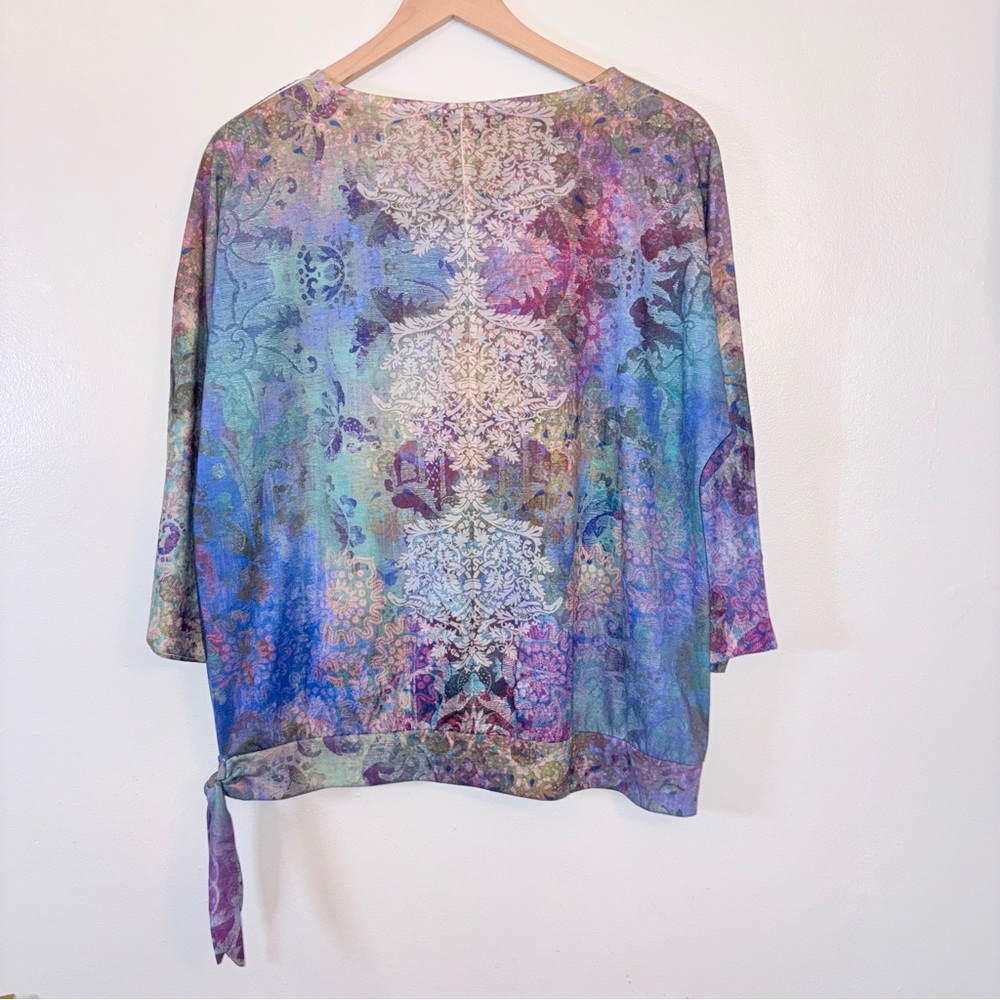 Chico's Blue Rainbow Graphic Tie Front Blouse 3/4 Sleeve Women’s Size 1 - Picture 9 of 11